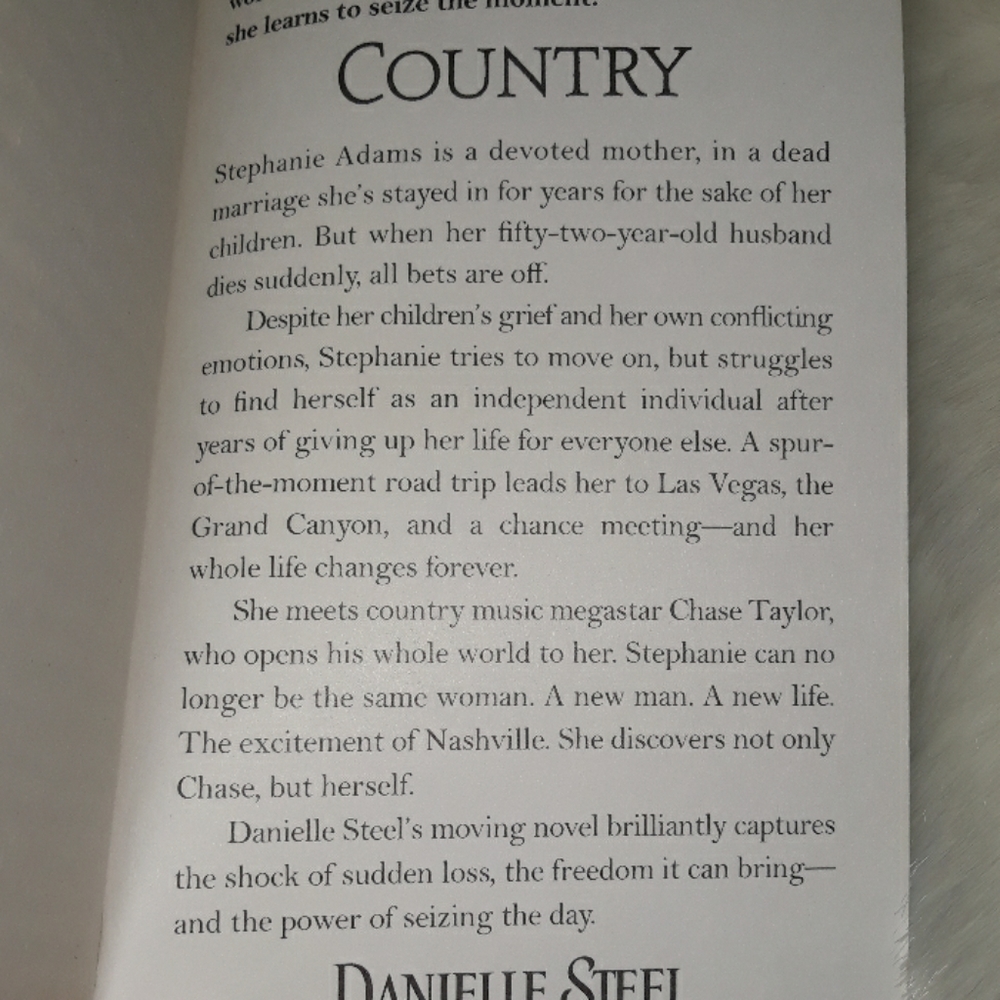 Set of 6 Danielle Steel books - Picture 4 of 8